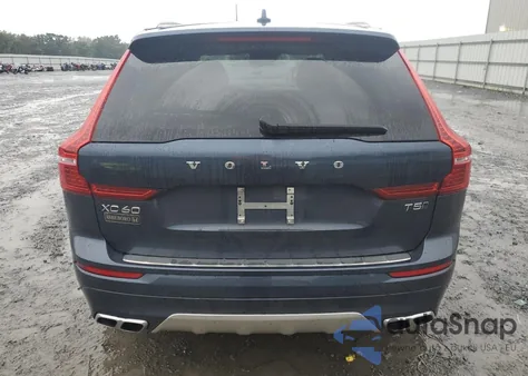 2018 Volvo Xc60 T5 Momentum z USA, uszkodzony, nr VIN YV4102RKXJ1057965